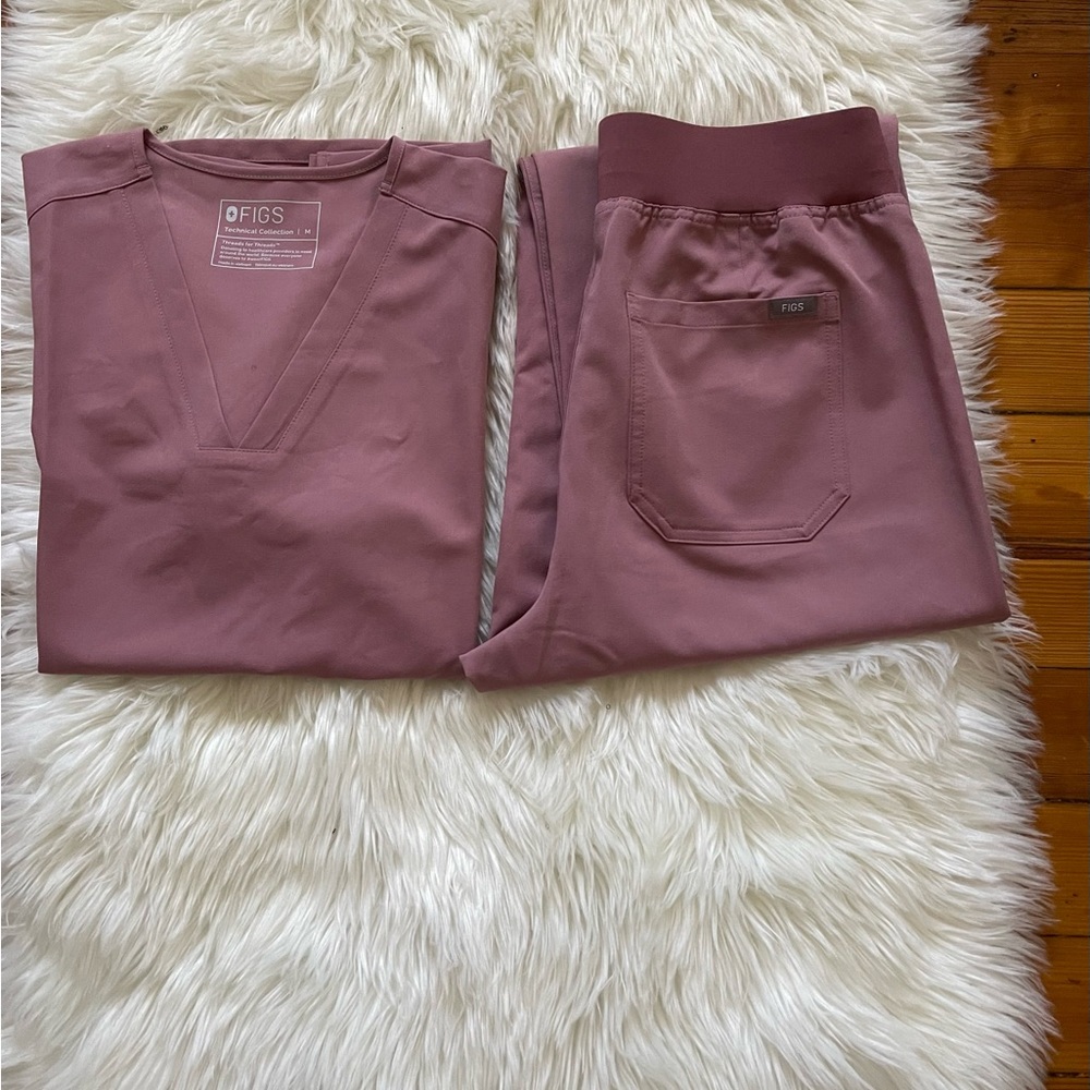 Figs set in Mineral Mauve